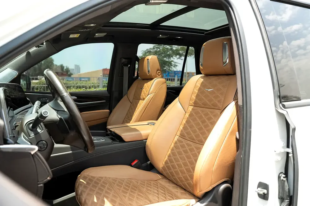 2022 Cadillac Escalade 600 Luxury | GCC Specs | Pristine Condition - Image 10