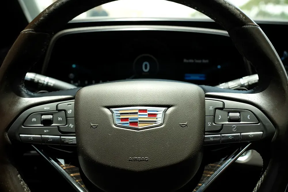 2022 Cadillac Escalade 600 Luxury | GCC Specs | Pristine Condition - Image 12