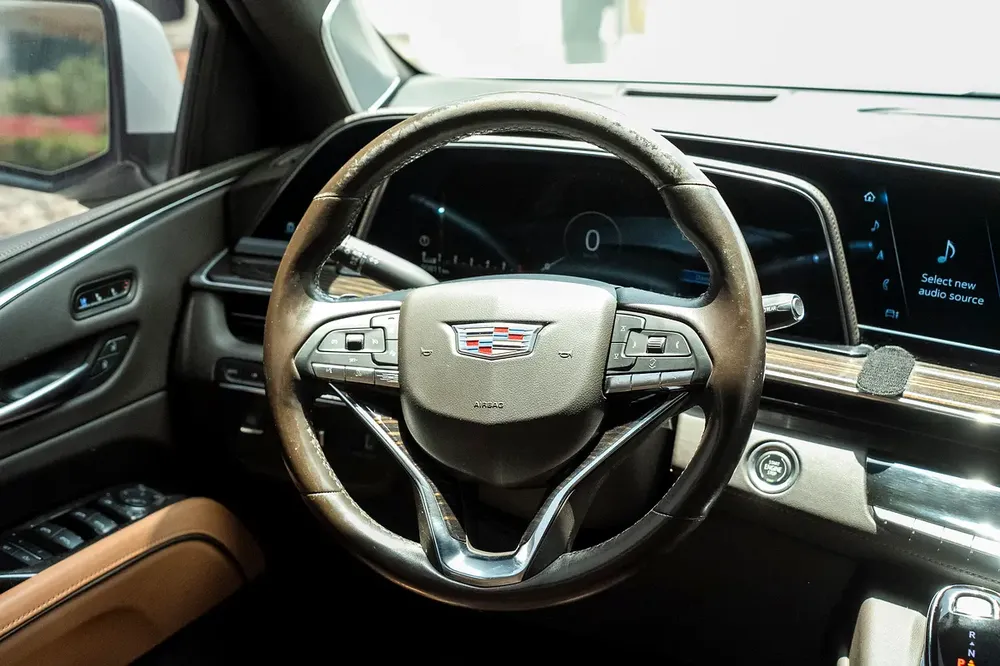 2022 Cadillac Escalade 600 Luxury | GCC Specs | Pristine Condition - Image 8