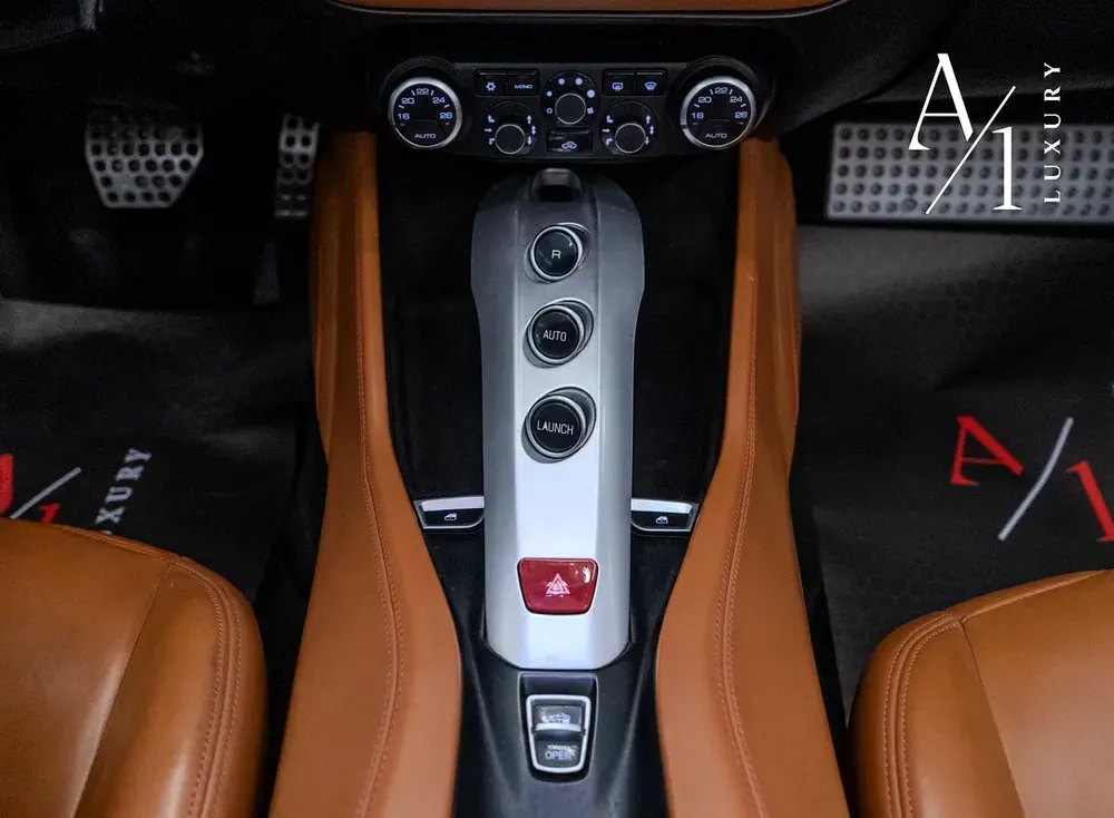 2016 Ferrari California T, With Full Service History, Excellent Condition, GCC Spec - Image 12