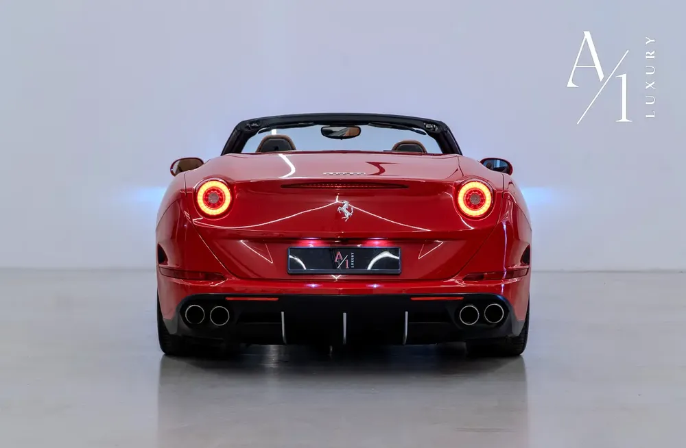 2016 Ferrari California T, With Full Service History, Excellent Condition, GCC Spec - Image 4