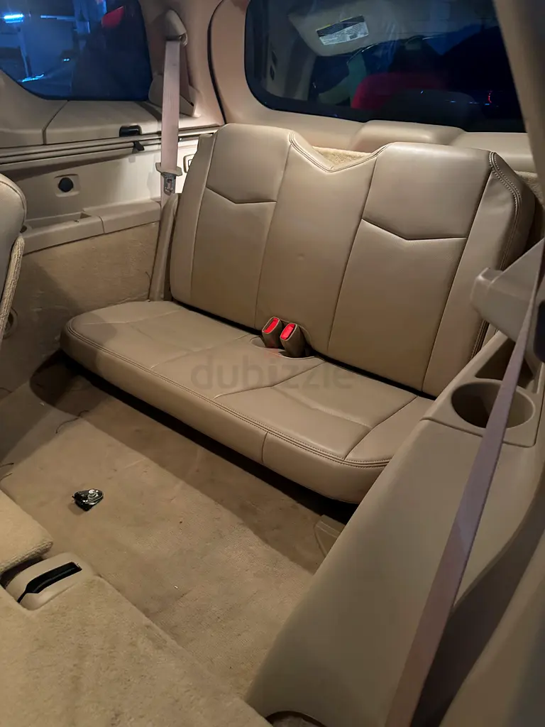 Cadillac SRX 2009 GCC LOW MILEAGE - Image 9