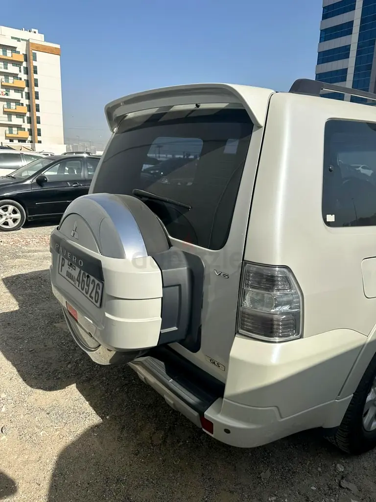 Well-Maintained Mitsubishi Pajero 2014 | GCC Specs - Image 5