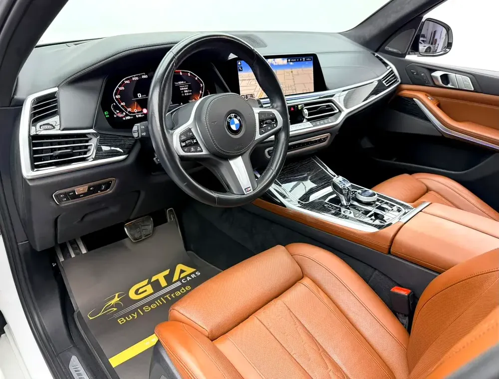 2022 BMW X7 M50i M-Sport, 2027 BMW Warranty + Service Pack, Full BMW Service History, 7 Seater, GCC - Image 10