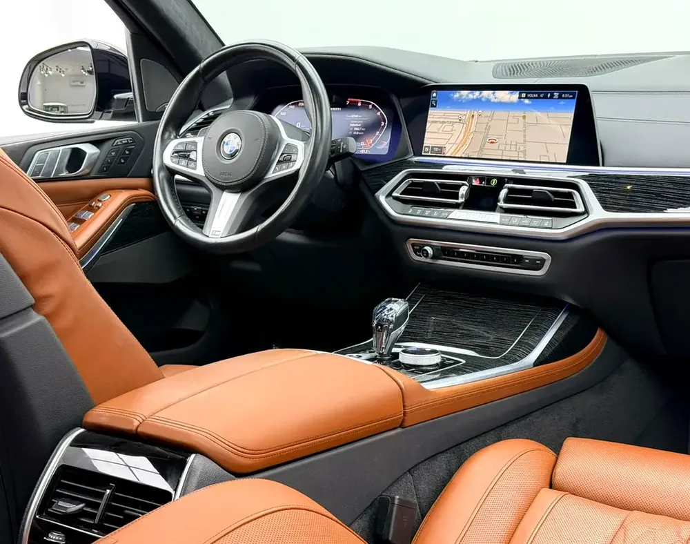 2022 BMW X7 M50i M-Sport, 2027 BMW Warranty + Service Pack, Full BMW Service History, 7 Seater, GCC - Image 11