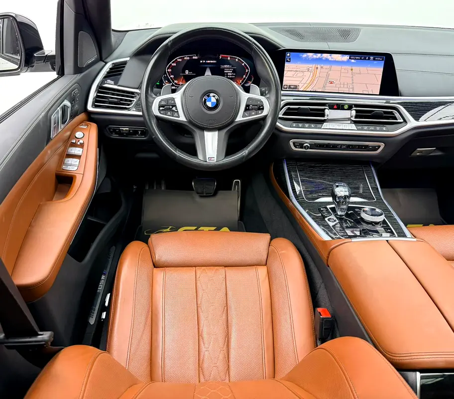 2022 BMW X7 M50i M-Sport, 2027 BMW Warranty + Service Pack, Full BMW Service History, 7 Seater, GCC - Image 14