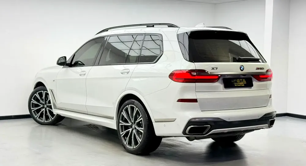 2022 BMW X7 M50i M-Sport, 2027 BMW Warranty + Service Pack, Full BMW Service History, 7 Seater, GCC - Image 6