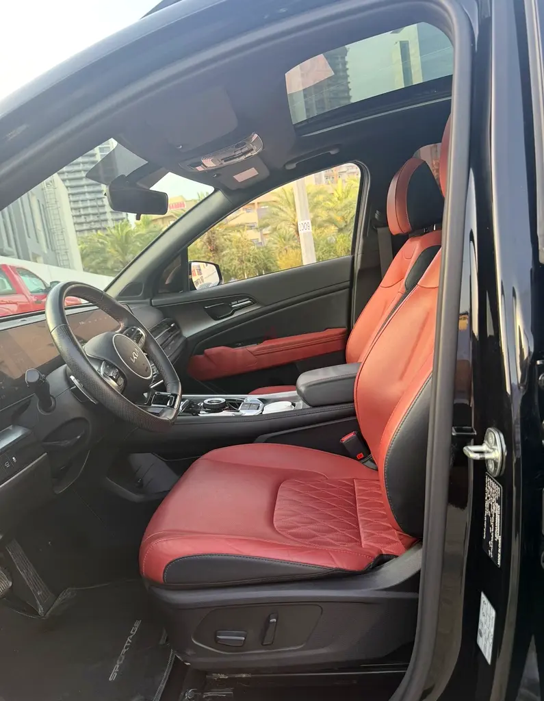 2025 Kia Sportage SX GCC Specs - Like Brand New Condition - Image 9
