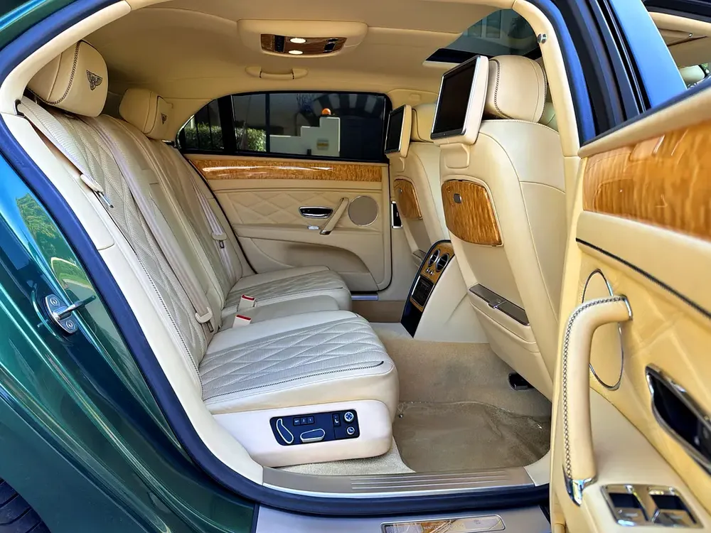 GCC UNDER BENTLEY WARRANTY FSH - Image 10
