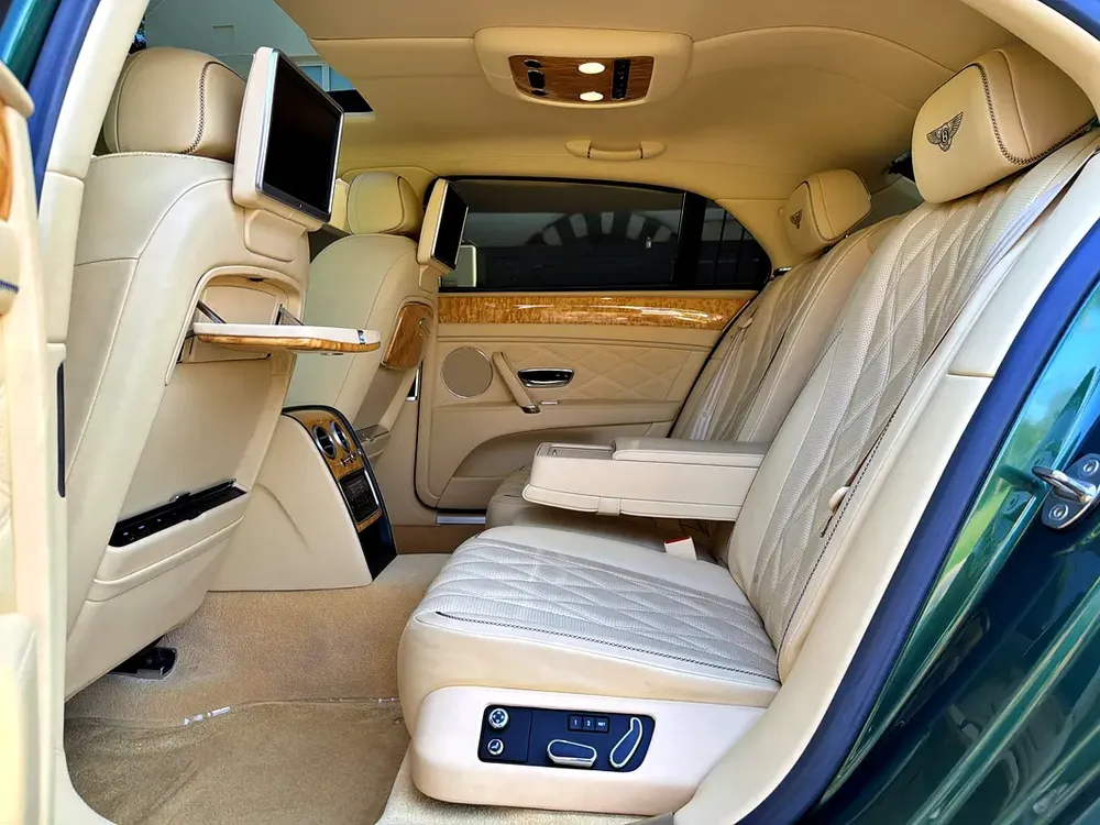 GCC UNDER BENTLEY WARRANTY FSH - Image 11