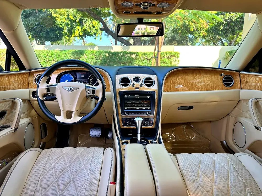 GCC UNDER BENTLEY WARRANTY FSH - Image 14