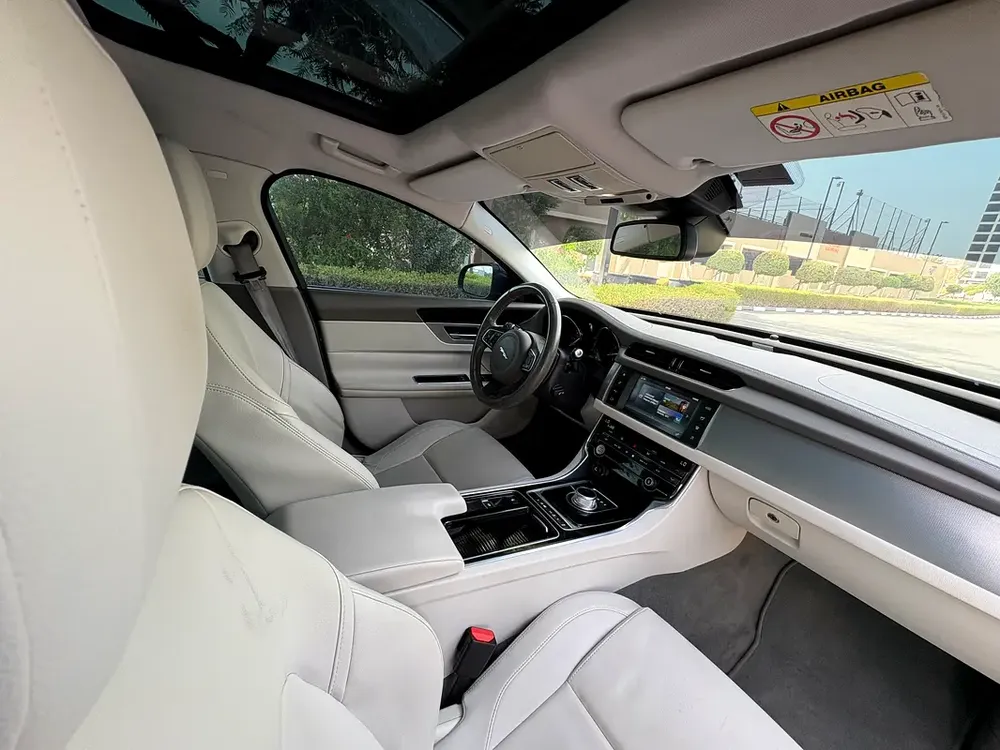 JAGUAR XF 25T / 2016 / GCC / AGENCY MAINTAINED / ORIGINAL PLAN / PERFECT CONDITION / 2KEYS - Image 10
