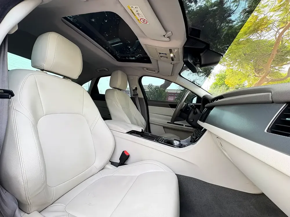 JAGUAR XF 25T / 2016 / GCC / AGENCY MAINTAINED / ORIGINAL PLAN / PERFECT CONDITION / 2KEYS - Image 12
