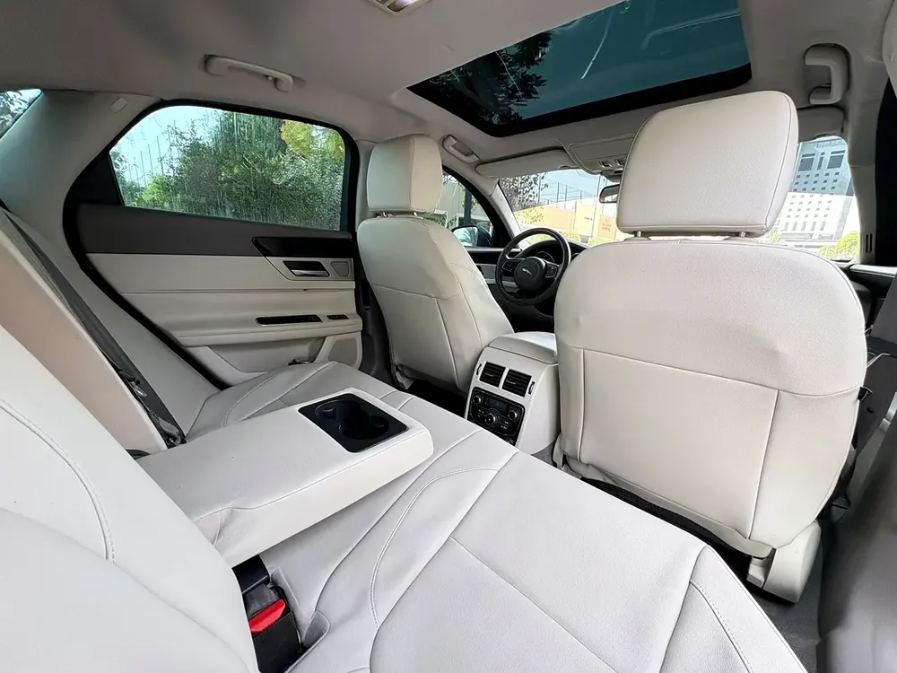 JAGUAR XF 25T / 2016 / GCC / AGENCY MAINTAINED / ORIGINAL PLAN / PERFECT CONDITION / 2KEYS - Image 6