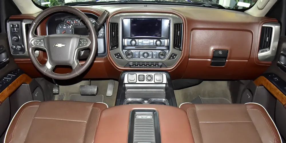 ORIGINAL PAINT ( صبغ وكاله ) Chevrolet Silverado High Country 4x4 6.2 L ( 2017 Model ) GCC Specs - Image 11