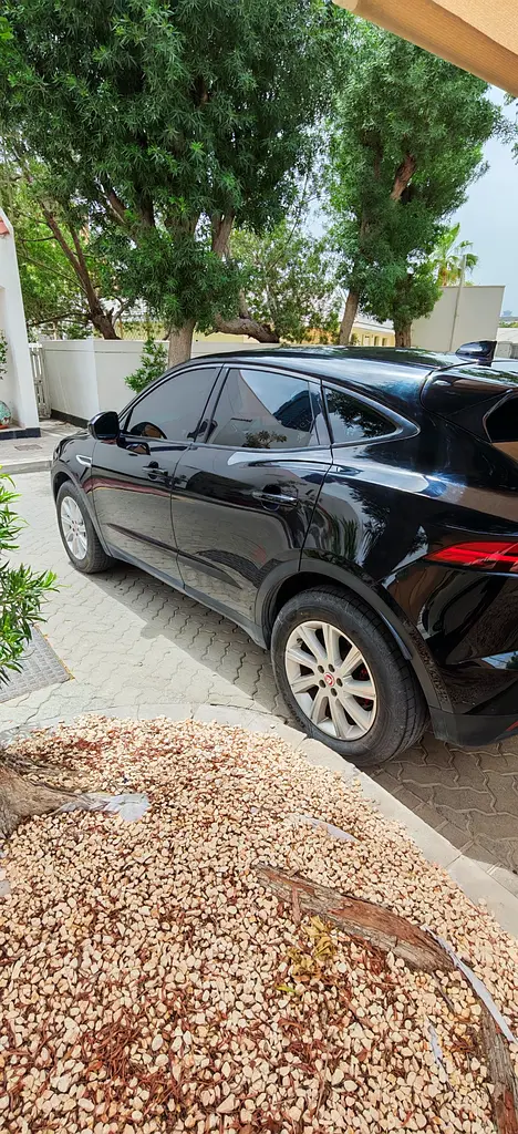 Jaguar E-Pace 2019 Standard - GCC Specs - Image 5