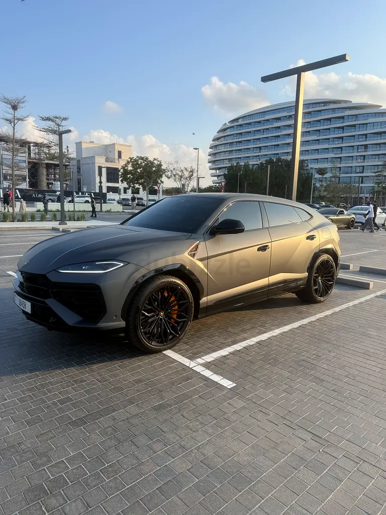 Lamborghini urus se - Image 6