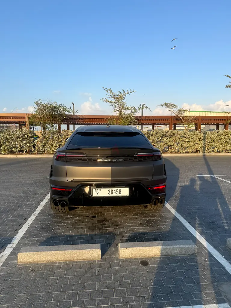 Lamborghini urus se - Image 7