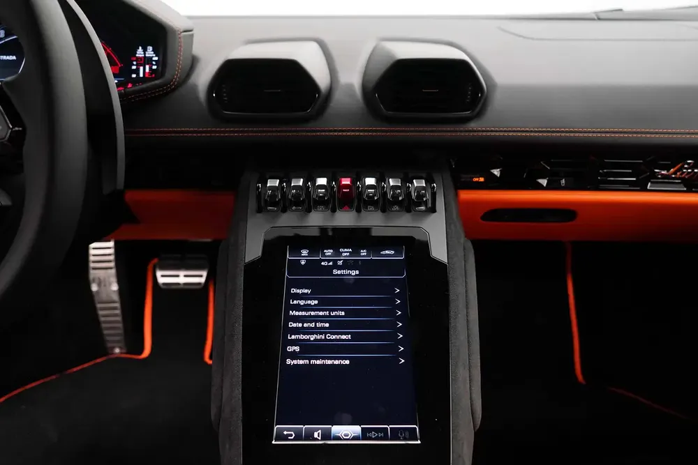 2024 LAMBORGHINI HURACAN TECNICA LP 640-2 / V10 / LOW MILEAGE - Image 11