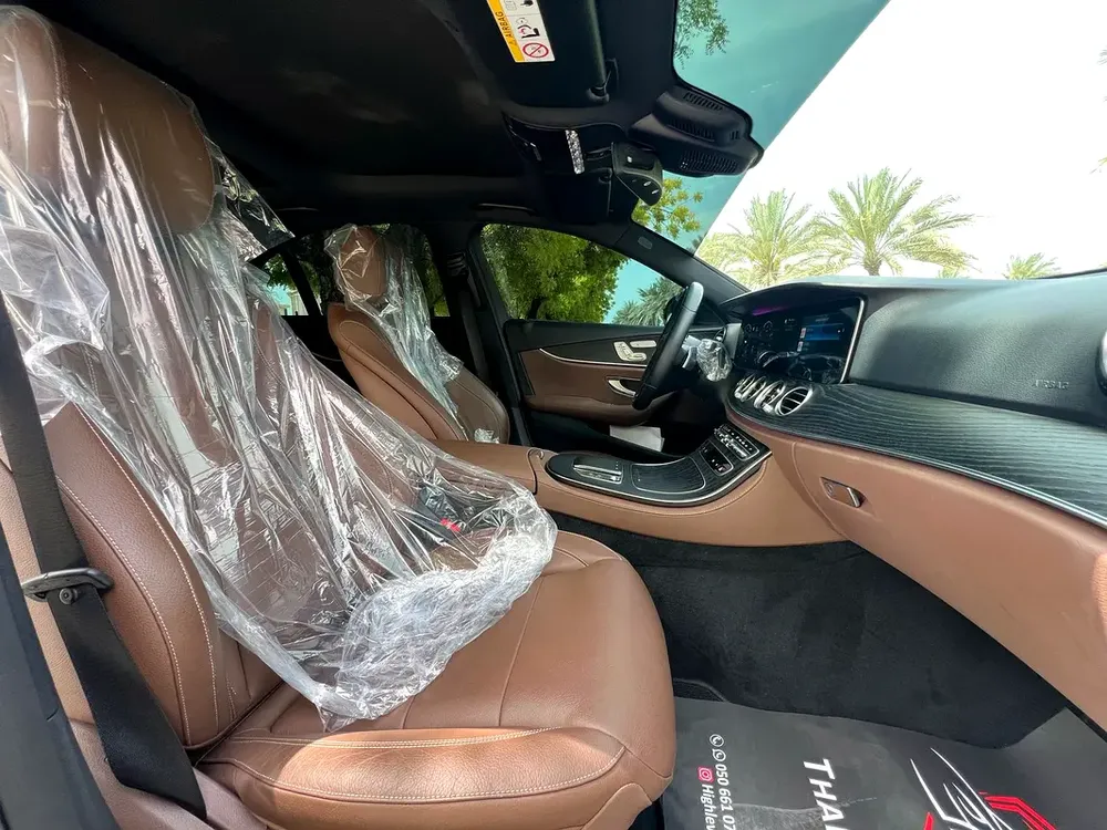 Mercedes Benz E 300 AMG 
2021 Mode - Image 11