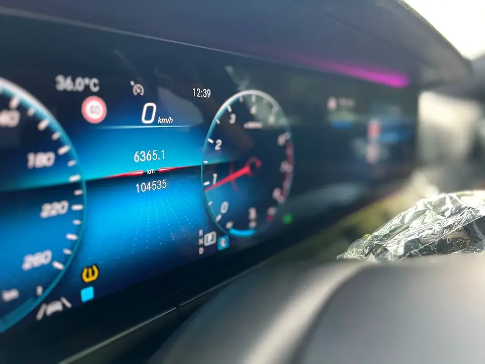 Mercedes Benz E 300 AMG 
2021 Mode - Image 13
