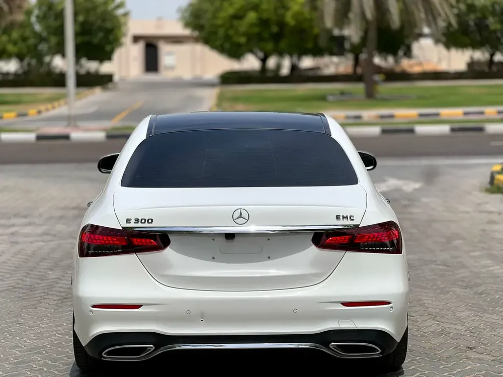 Mercedes Benz E 300 AMG 
2021 Mode - Image 5