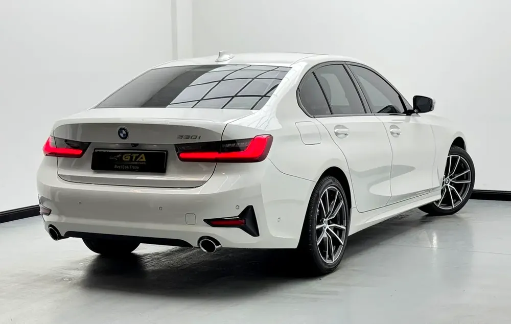2019 BMW 330i, BMW Service History, 1 Year Warranty, Excellent Condition, GCC - Image 6
