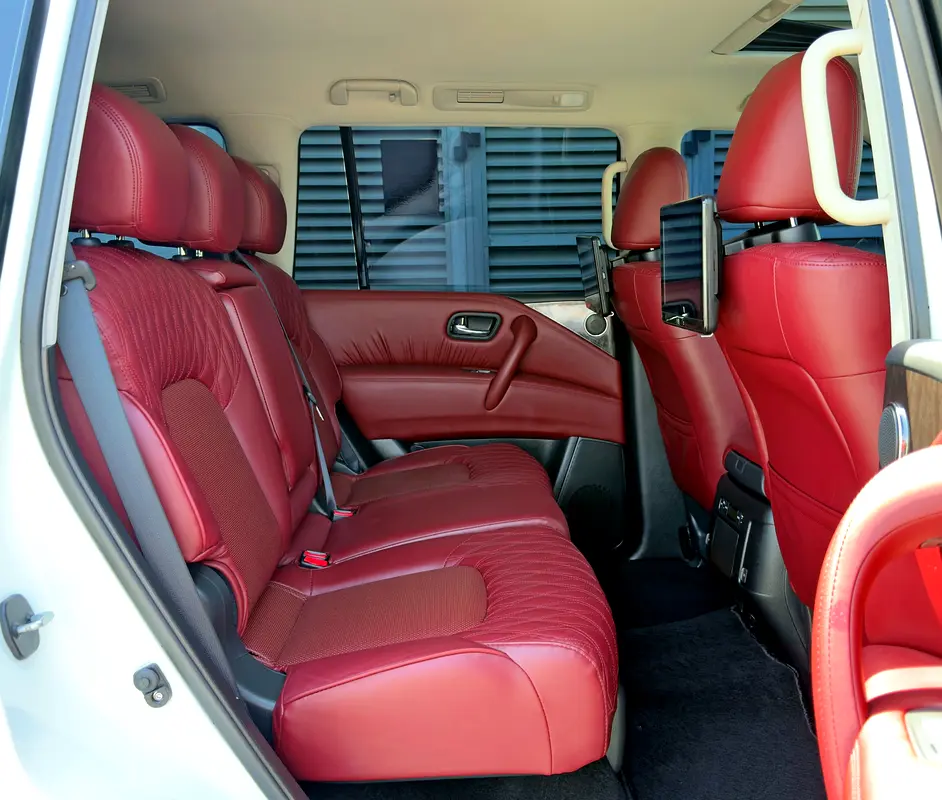 2024 Nissan Patrol LE V8 Platinum, Dealer Warranty, GCC Specifications - Image 12