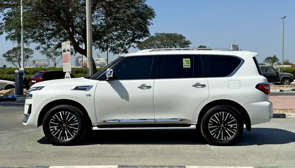 2024 Nissan Patrol LE V8 Platinum, Dealer Warranty, GCC Specifications - Image 4