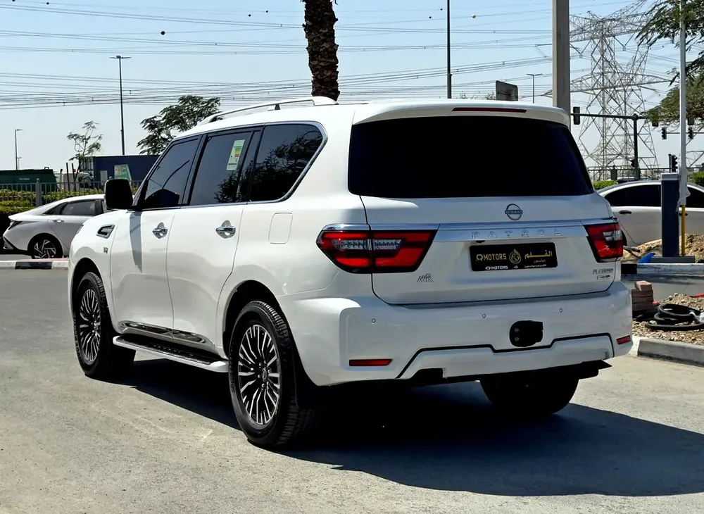 2024 Nissan Patrol LE V8 Platinum, Dealer Warranty, GCC Specifications - Image 5