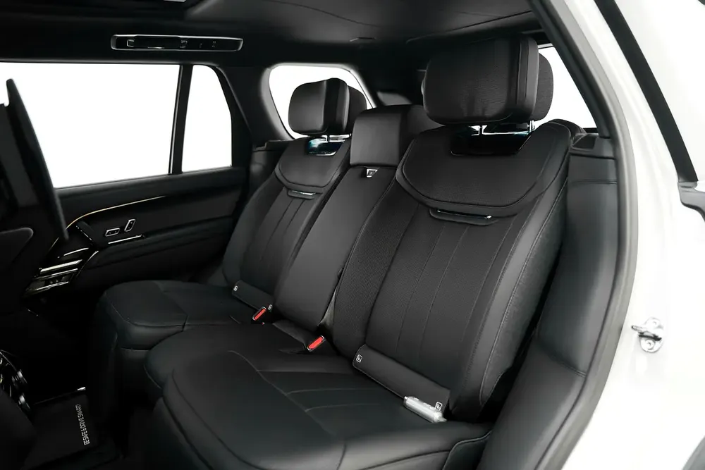 2025 RANGE ROVER SV WITH WARRANTY - Image 15