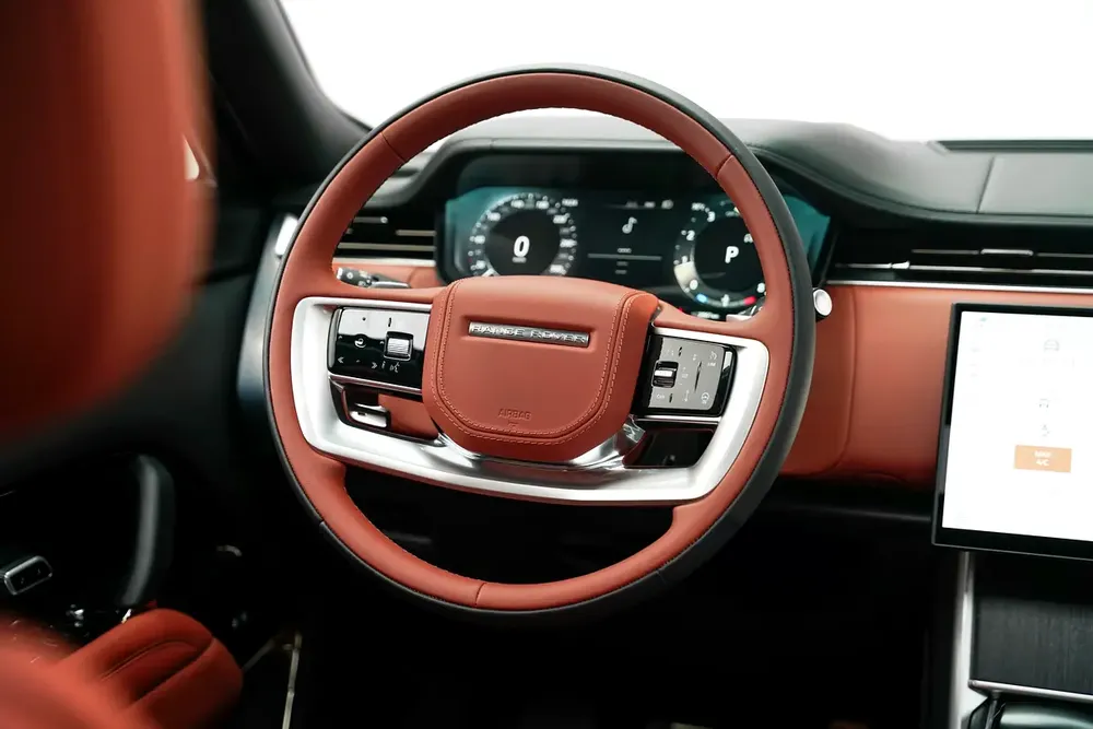 2025 RANGE ROVER SV WITH WARRANTY - Image 7