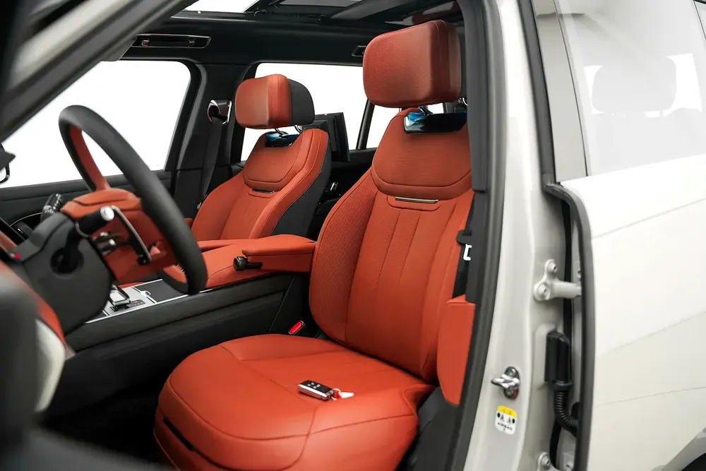 2025 RANGE ROVER SV WITH WARRANTY - Image 8
