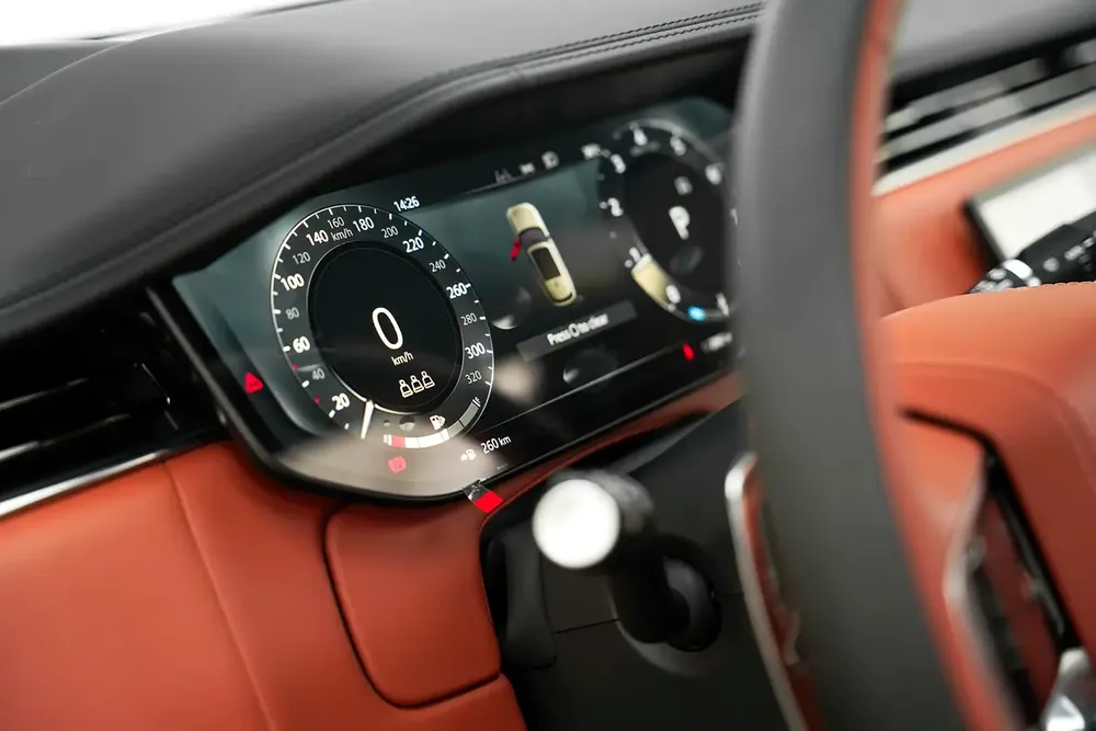 2025 RANGE ROVER SV WITH WARRANTY - Image 9