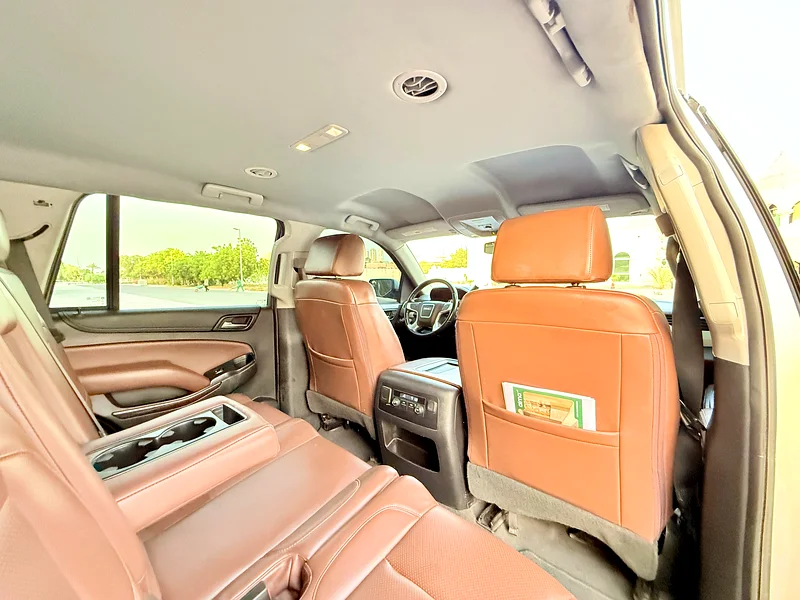 2019 GMC YUKON SLE 5.3L V8 CANADIAN SPECIFICATION IN VERY EXCELLENT CONDITION - Image 12