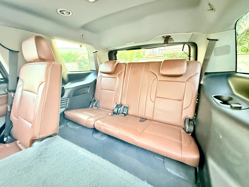 2019 GMC YUKON SLE 5.3L V8 CANADIAN SPECIFICATION IN VERY EXCELLENT CONDITION - Image 16