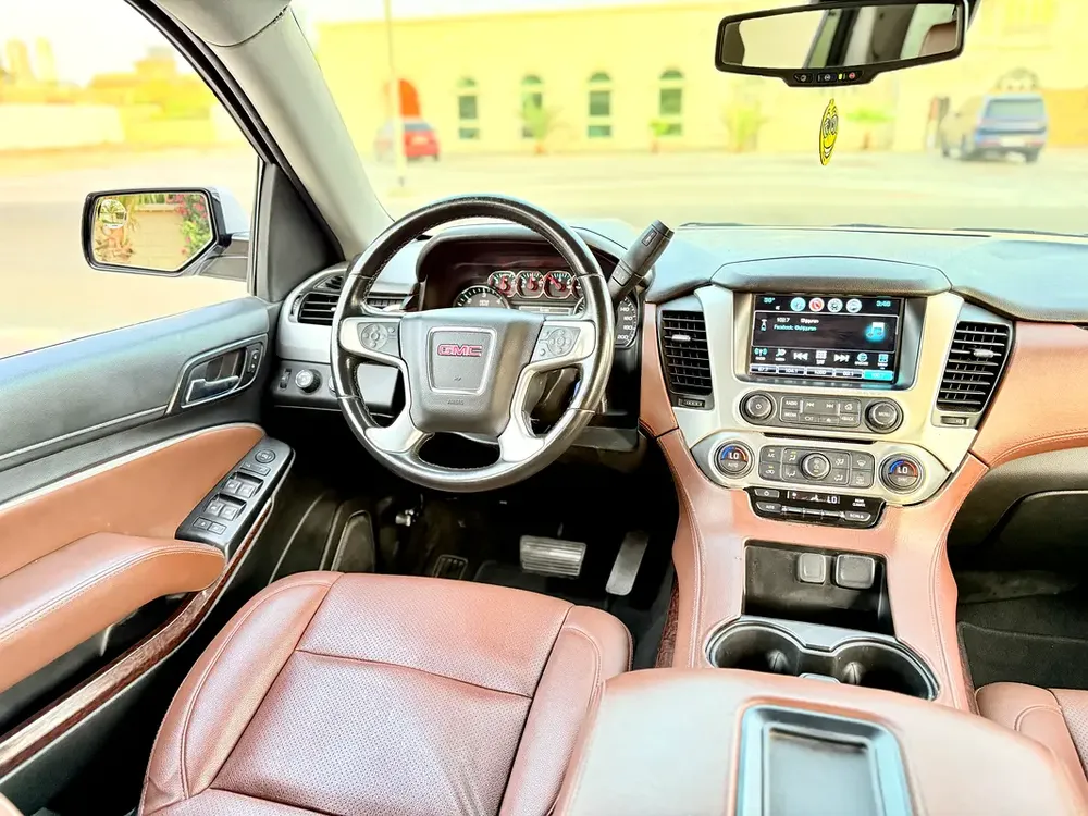 2019 GMC YUKON SLE 5.3L V8 CANADIAN SPECIFICATION IN VERY EXCELLENT CONDITION - Image 18