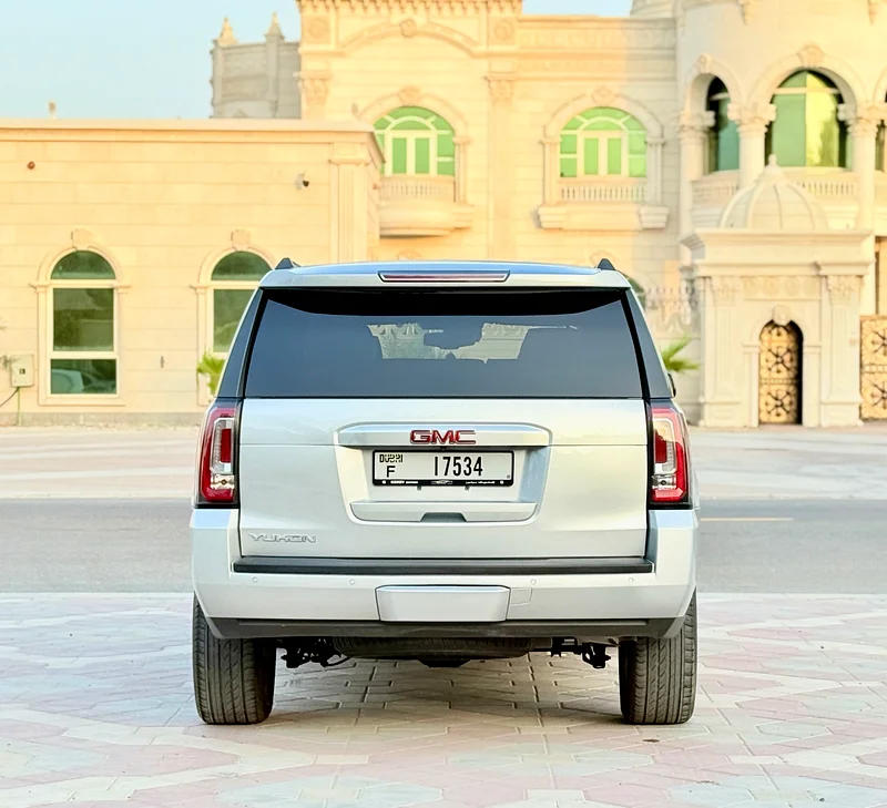 2019 GMC YUKON SLE 5.3L V8 CANADIAN SPECIFICATION IN VERY EXCELLENT CONDITION - Image 5
