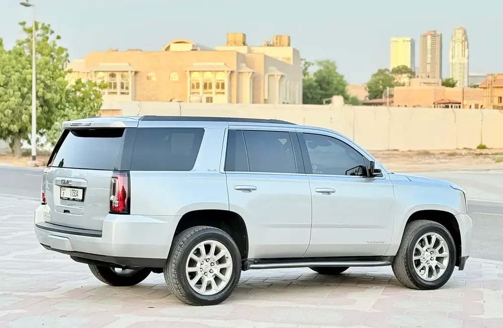 2019 GMC YUKON SLE 5.3L V8 CANADIAN SPECIFICATION IN VERY EXCELLENT CONDITION - Image 6