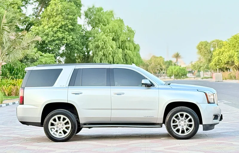 2019 GMC YUKON SLE 5.3L V8 CANADIAN SPECIFICATION IN VERY EXCELLENT CONDITION - Image 7