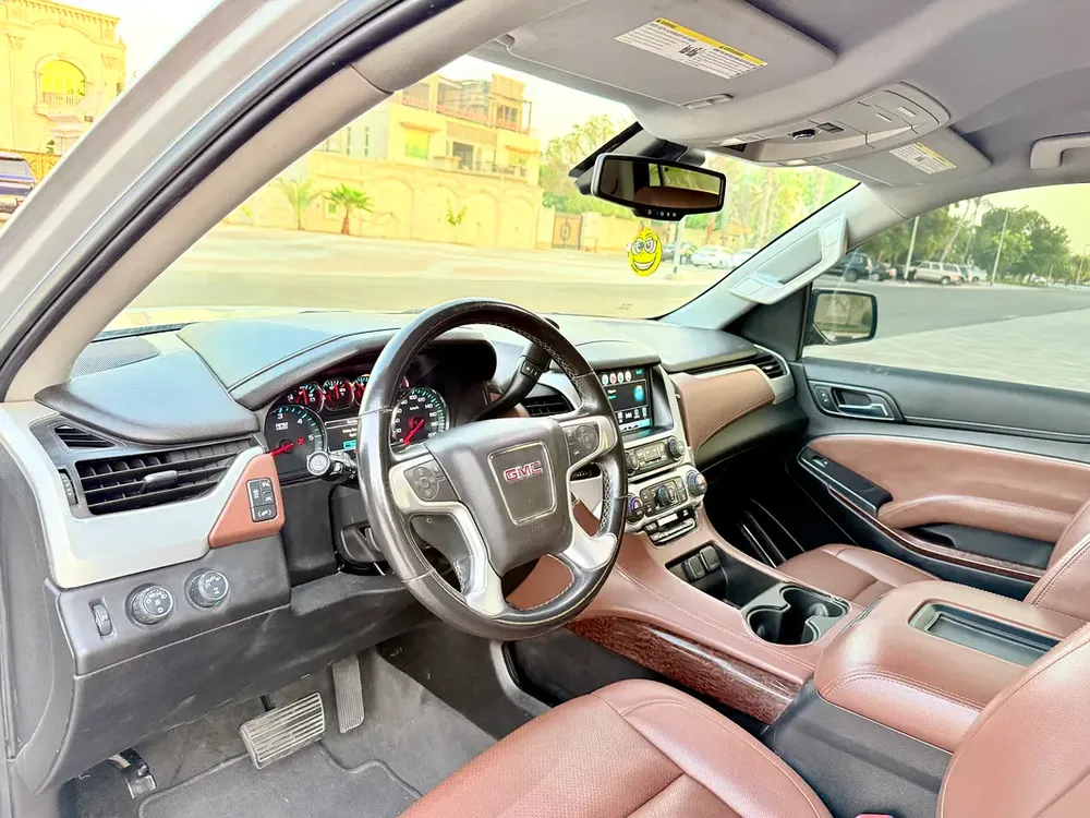 2019 GMC YUKON SLE 5.3L V8 CANADIAN SPECIFICATION IN VERY EXCELLENT CONDITION - Image 9