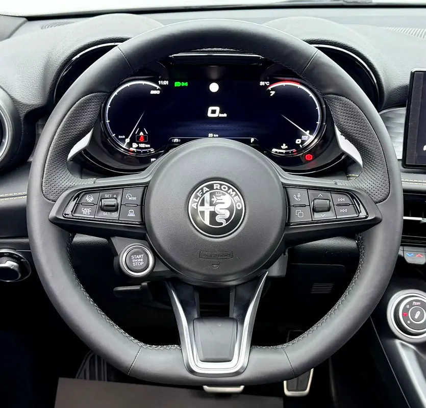 2025 Alfa Romeo Tonale Veloce, 5 Years Alfa Warranty + Service Pack, Delivery Kms, Fully Loaded, GCC - Image 16