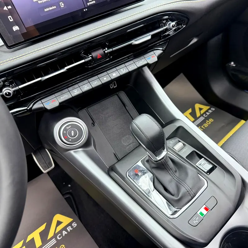 2025 Alfa Romeo Tonale Veloce, 5 Years Alfa Warranty + Service Pack, Delivery Kms, Fully Loaded, GCC - Image 17