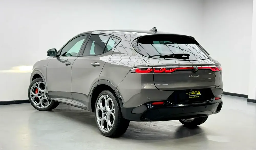 2025 Alfa Romeo Tonale Veloce, 5 Years Alfa Warranty + Service Pack, Delivery Kms, Fully Loaded, GCC - Image 6