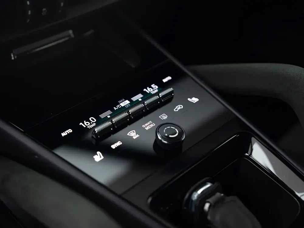 Porsche Cayenne Turbo GT 2025 GCC Specs - Image 8