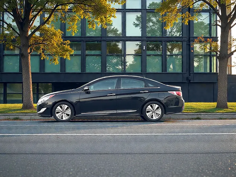 HYUNDAI SONATA | HYBRID | LIMITED | FREE ACCIDENT | WELL MAINTAINED - Image 8