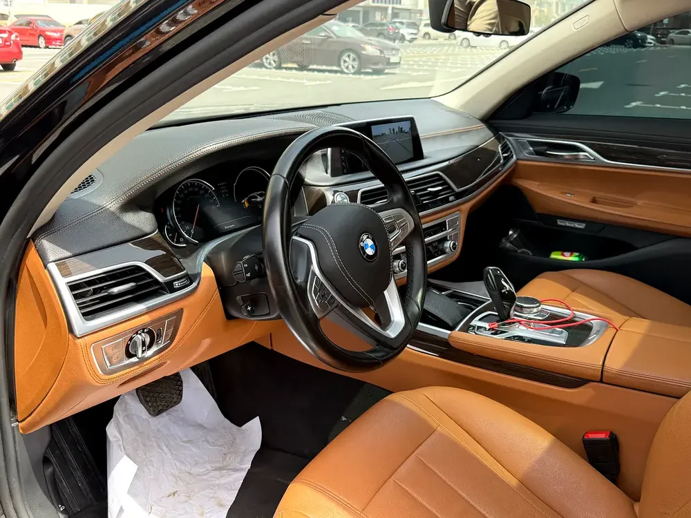BMW 740li Executive | GCC Specs | Low Mileage - Image 10