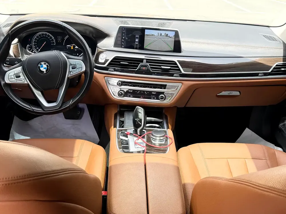 BMW 740li Executive | GCC Specs | Low Mileage - Image 11