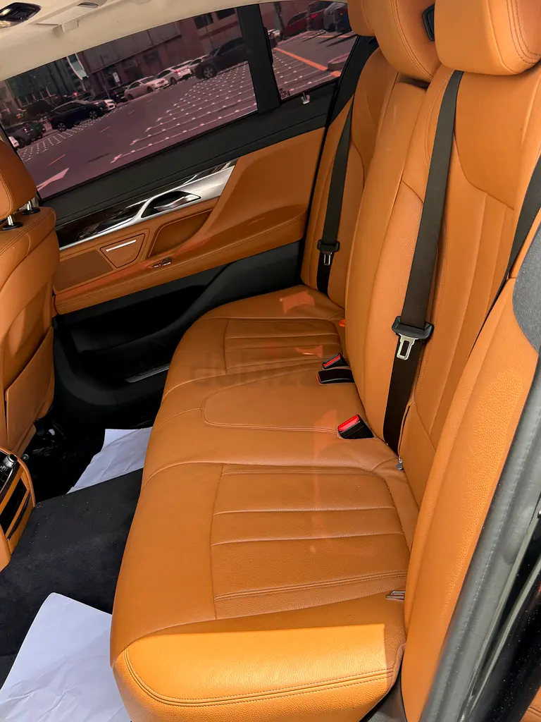 BMW 740li Executive | GCC Specs | Low Mileage - Image 12