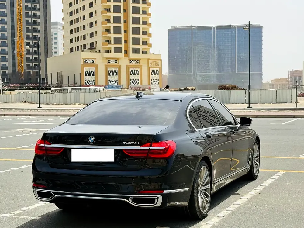 BMW 740li Executive | GCC Specs | Low Mileage - Image 5
